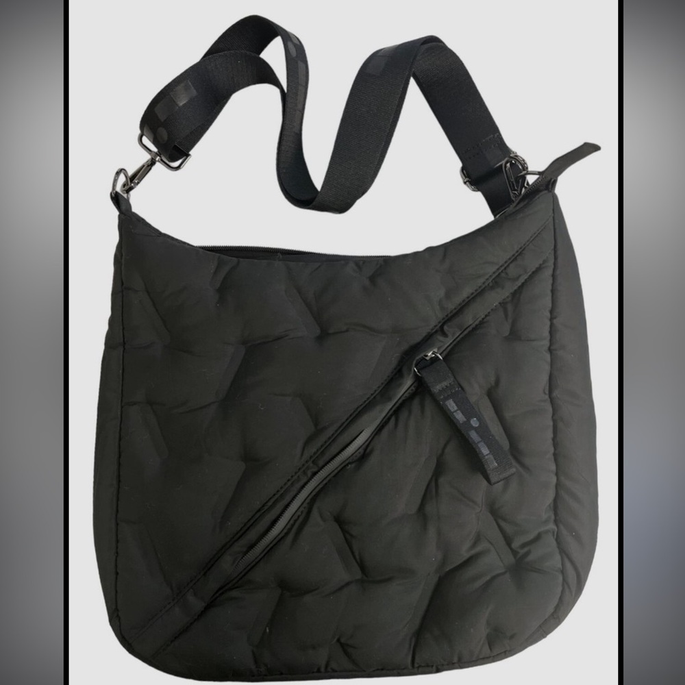 GO DASH DOT Women's Black Nylon Shoulder Arly Messenger Bag